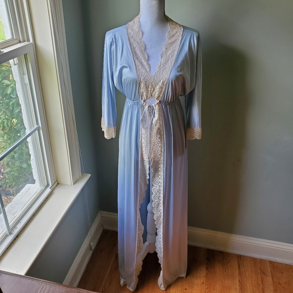 Vintage lLGWU Nylon Nightgown Robe Lingerie Lace Size Small